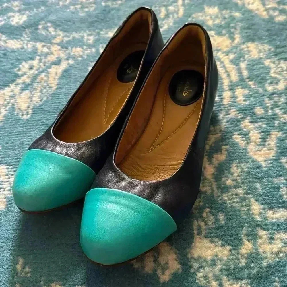 Clarks Emmes color block turquoise, navy leather, comfy flats 6.5